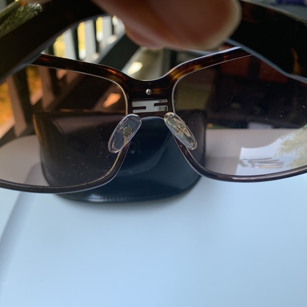 FENDI vintage tortoise sunglasses - Picture 7 of 7